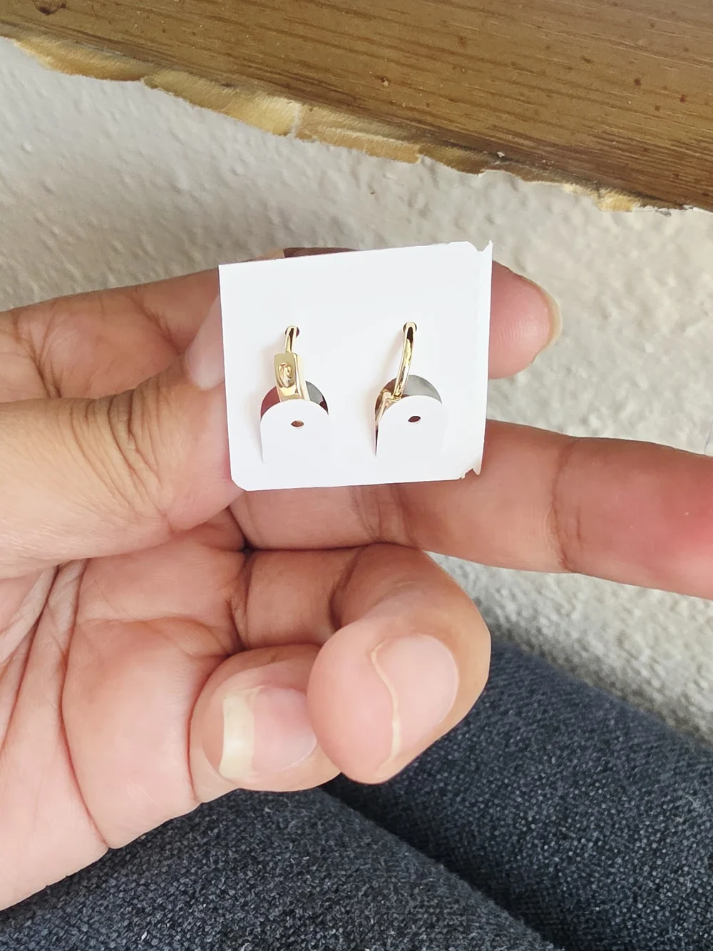 Pendientes de aro con cara de gato  con lazo rojo - Accesorios para niños